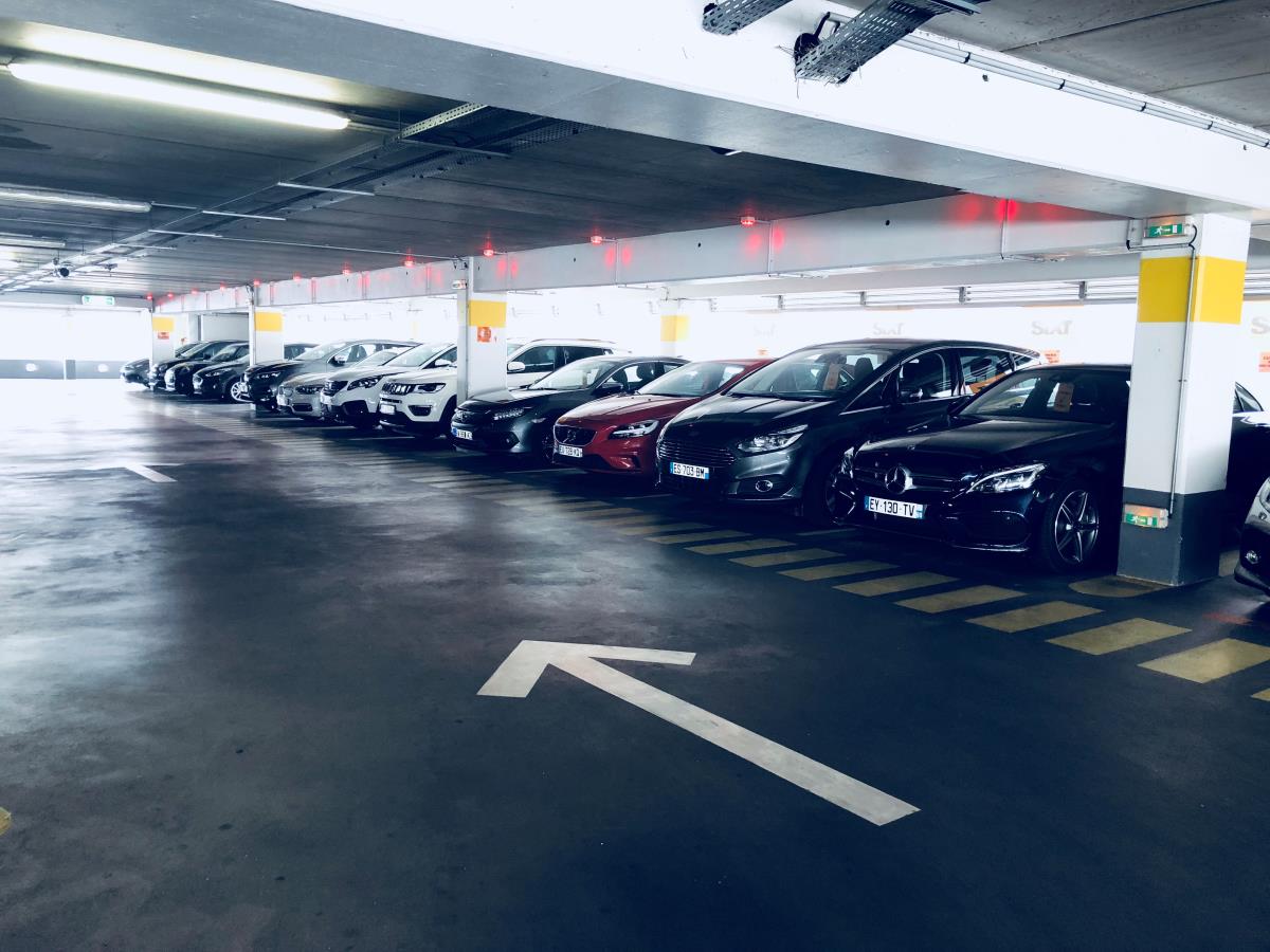 Location de voiture électrique sur Roadstr