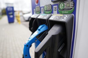 Panneau de tarification d'une borne de recharge publique pour voiture électrique